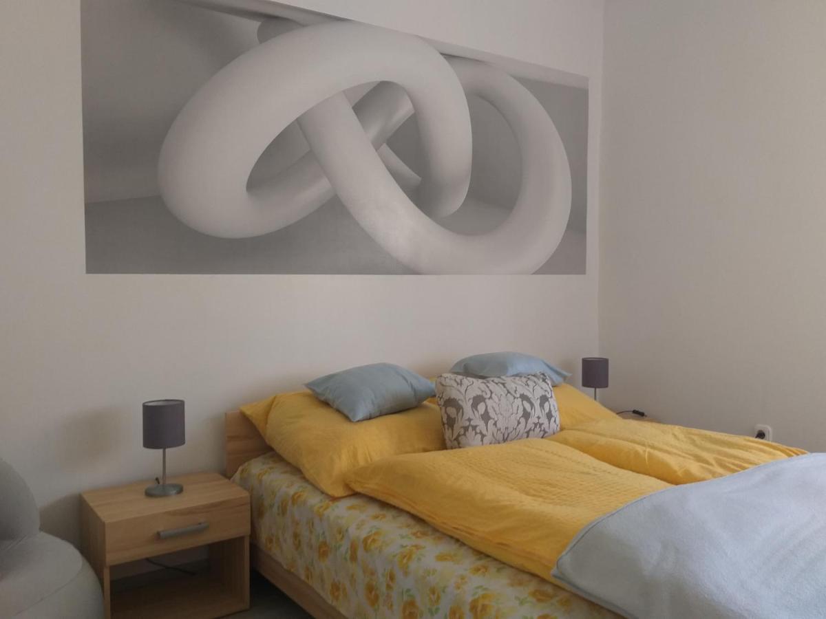 Simon Apartman Tiszafüred Εξωτερικό φωτογραφία